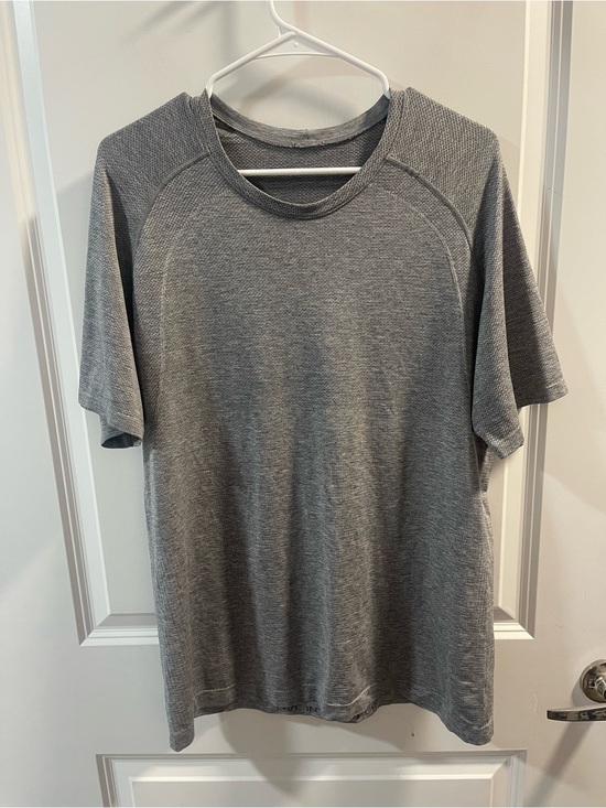 lululemon athletica Other - lululemon athletica Men's Heather Gray Short-Sleeve Crew Tee